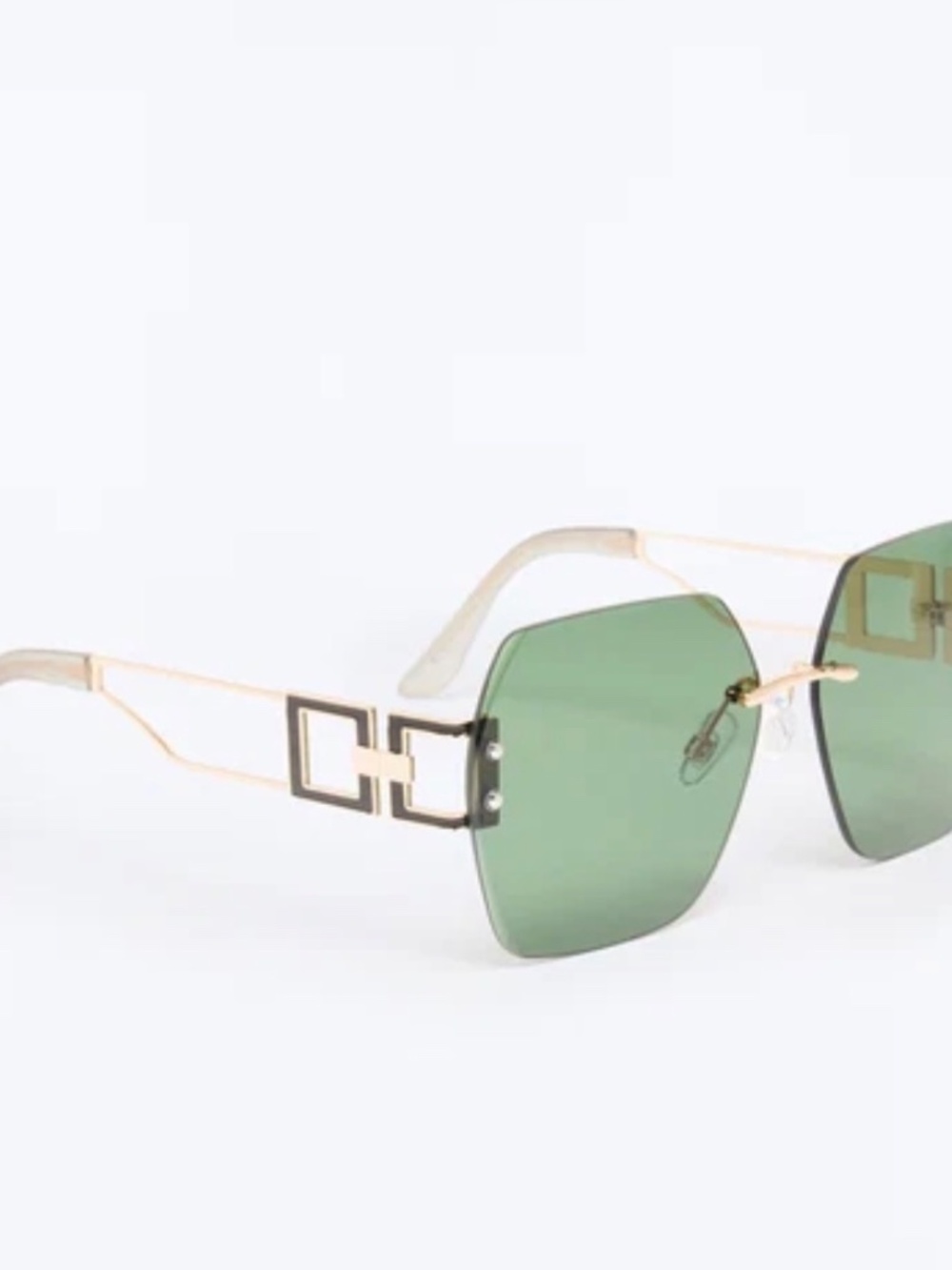 Women’s Sunglasses - Picture 6 of 6